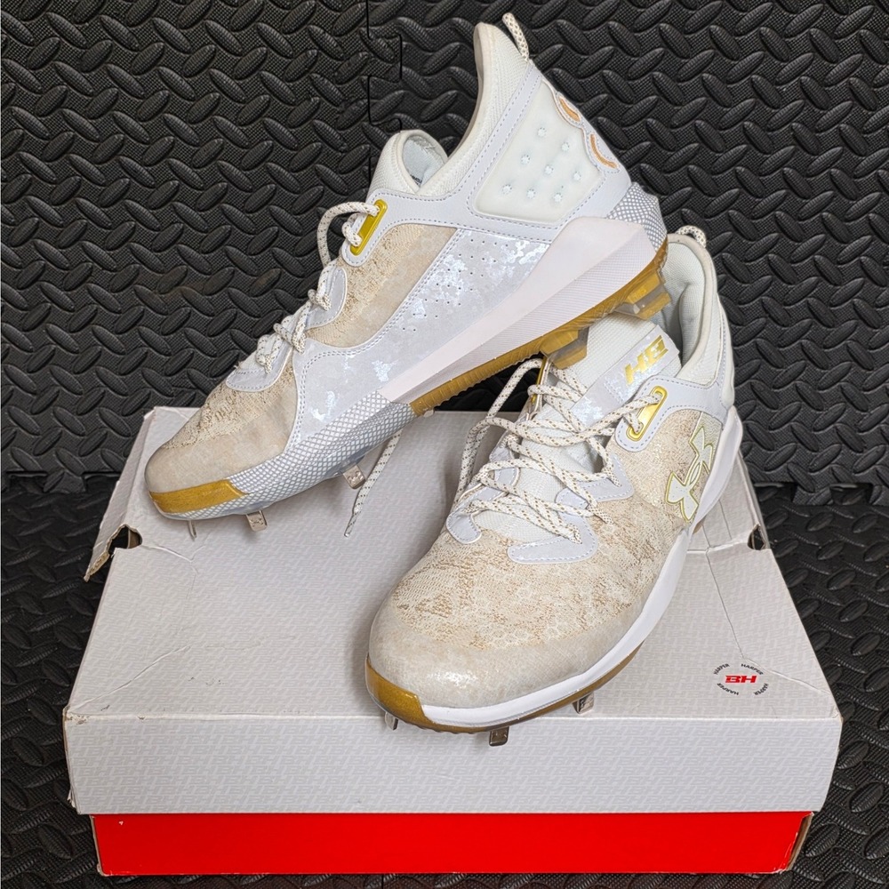 Under Armour Bryce Harper 7 Baseball White Gold Molded Cleats Mens Size 15